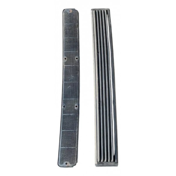 Moldura Grade Frontal Radiador Kombi Usado Preto